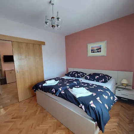 Apartman With Parking Space Mundanije, Rab - 4953 Mundanije