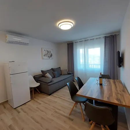 Apartman With Parking Space Mundanije, Rab - 4953 *